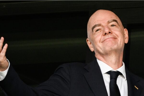 Infantino abre la puerta a reformar la FIFA tras la crisis que estalló tras el Mundial