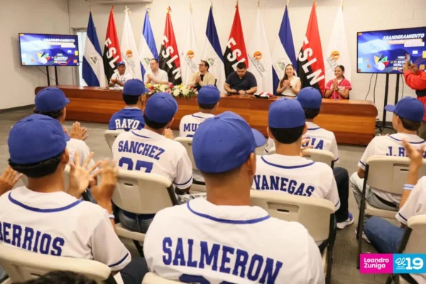 La Selección U15 de Béisbol es abanderada rumbo al Mundial en México