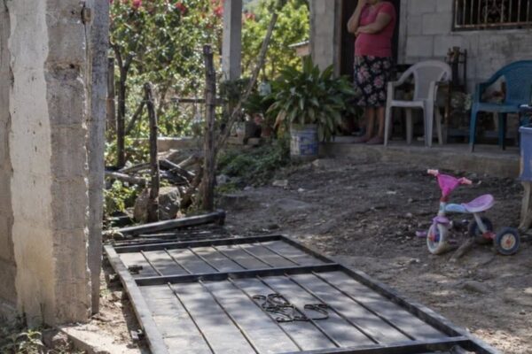 Portón de hierro colapsa y causa la muerte de una niña de 4 años en Jinotega