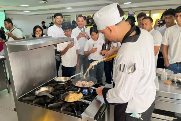 Esfuerzo gubernamental abren oportunidades de capacitación y empleo a la juventud