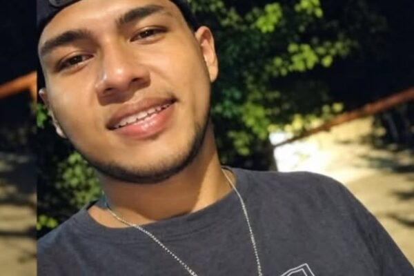 Fallece motociclista de 28 años tras chocar contra un poste en el Distrito IV de Managua