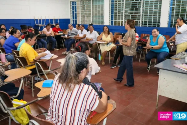 Docentes evalúan avances académicos en encuentro pedagógico