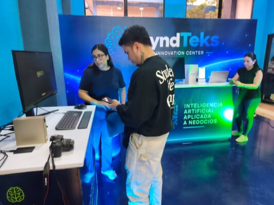 Congreso interuniversitario fortalece la innovación tecnológica entre estudiantes y empresas