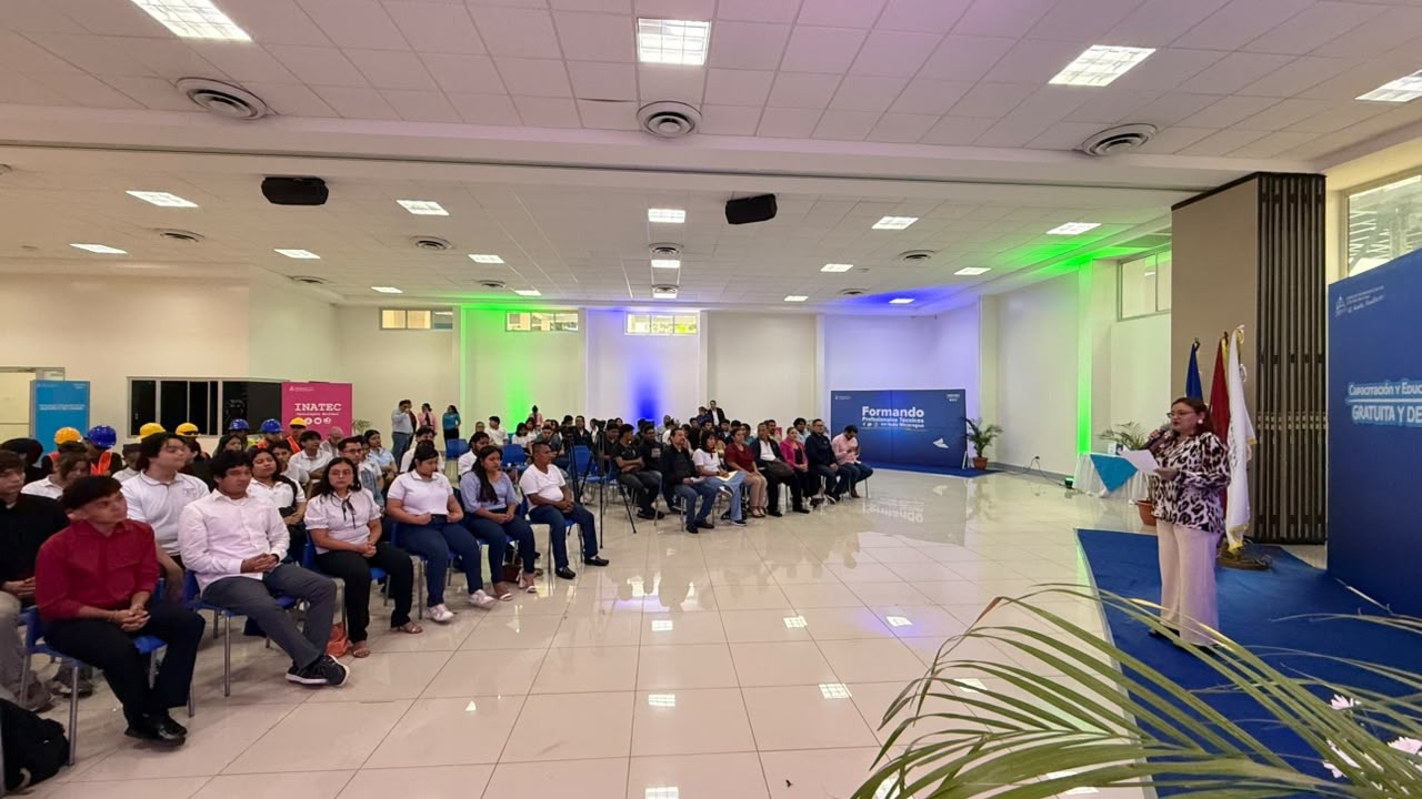 Inatec reconoce la excelencia académica de116 estudiantes