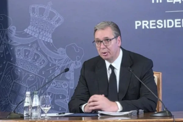 Aleksandar Vucic renuncia a la presidencia de Serbia