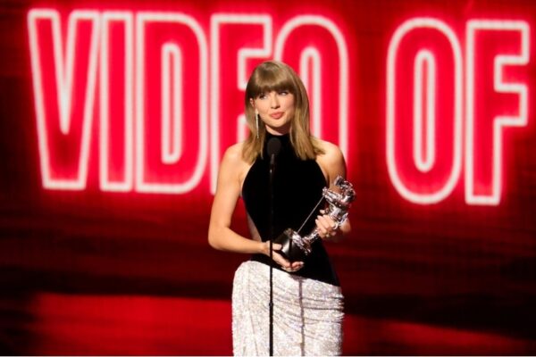 Taylor Swift vence a Beyoncé y se convierte en la más premiada de los premios MTV