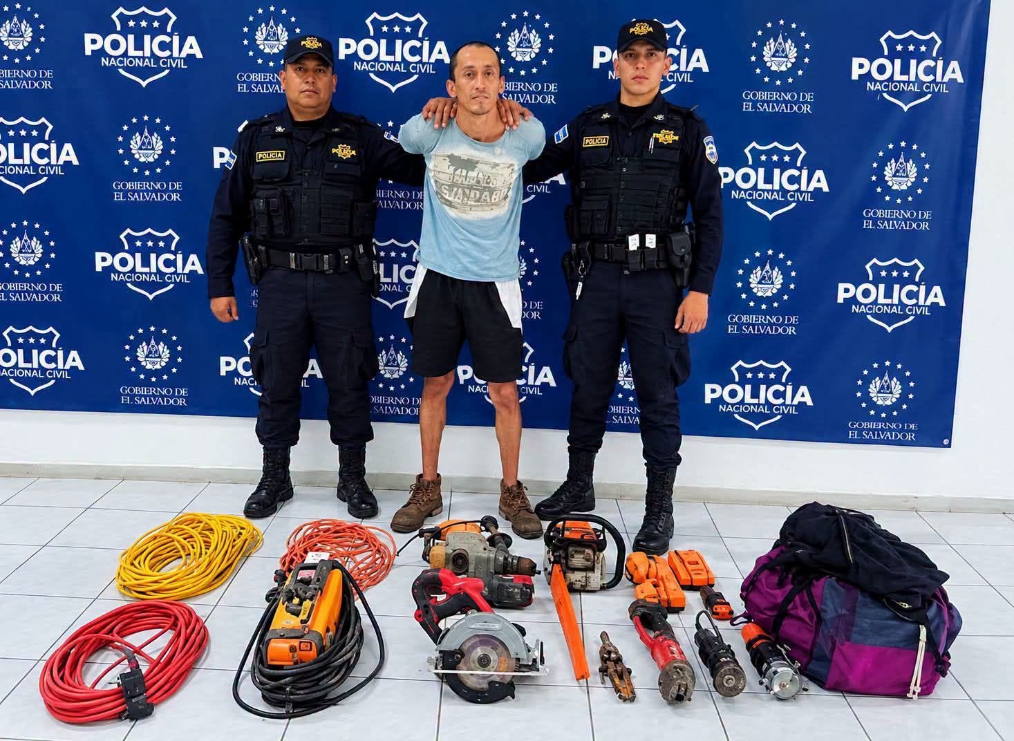 Por diversos robos y daños a una propiedad capturan en El Salvador a nicaragüense
