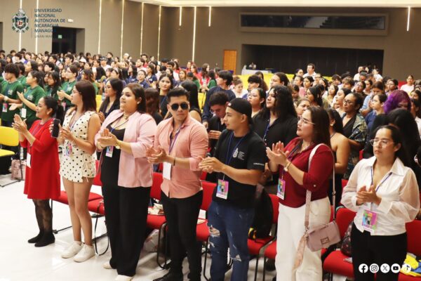 Más de 400 estudiantes participan en congreso de turismo sostenible