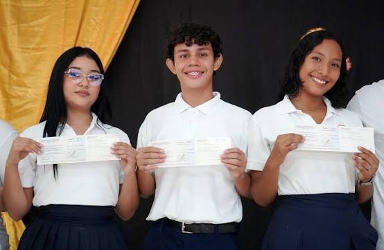 Gobierno de Nicaragua amplía a 86 mil los bachilleres que recibirán el Bono Presidencial