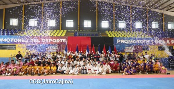 Entregan más de C$8 millones en material deportivo