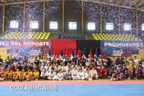 Entregan más de C$8 millones en material deportivo