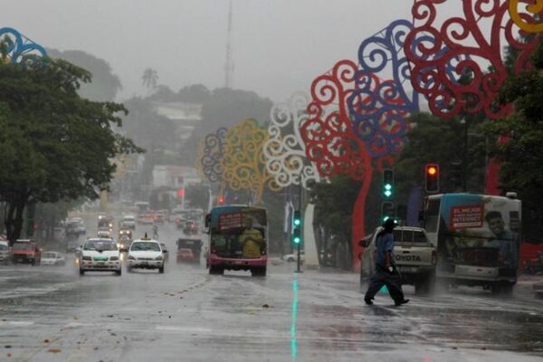 Dos ondas tropicales provocarán lluvias débiles a moderadas en Nicaragua