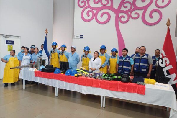 Entregan equipos de protección personal a trabajadores del SILAIS Managua