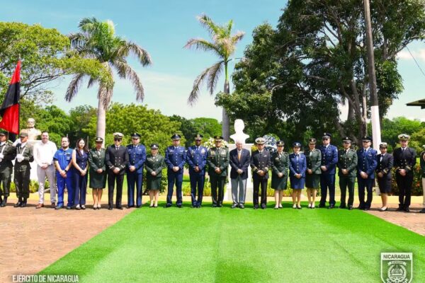 Embajada de Honduras en Nicaragua rinde homenaje al natalicio del General Francisco Morazán