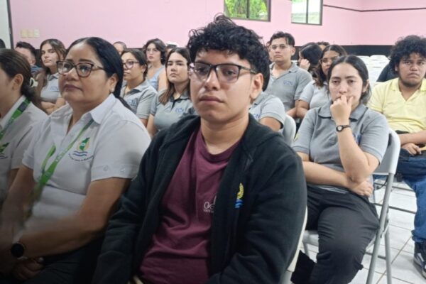UCN aborda retos de la inteligencia artificial en la gestión del talento humano