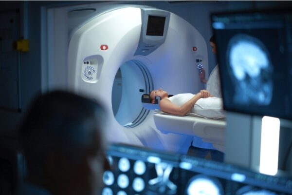 Revelan las causas del aumento del cáncer en los jóvenes