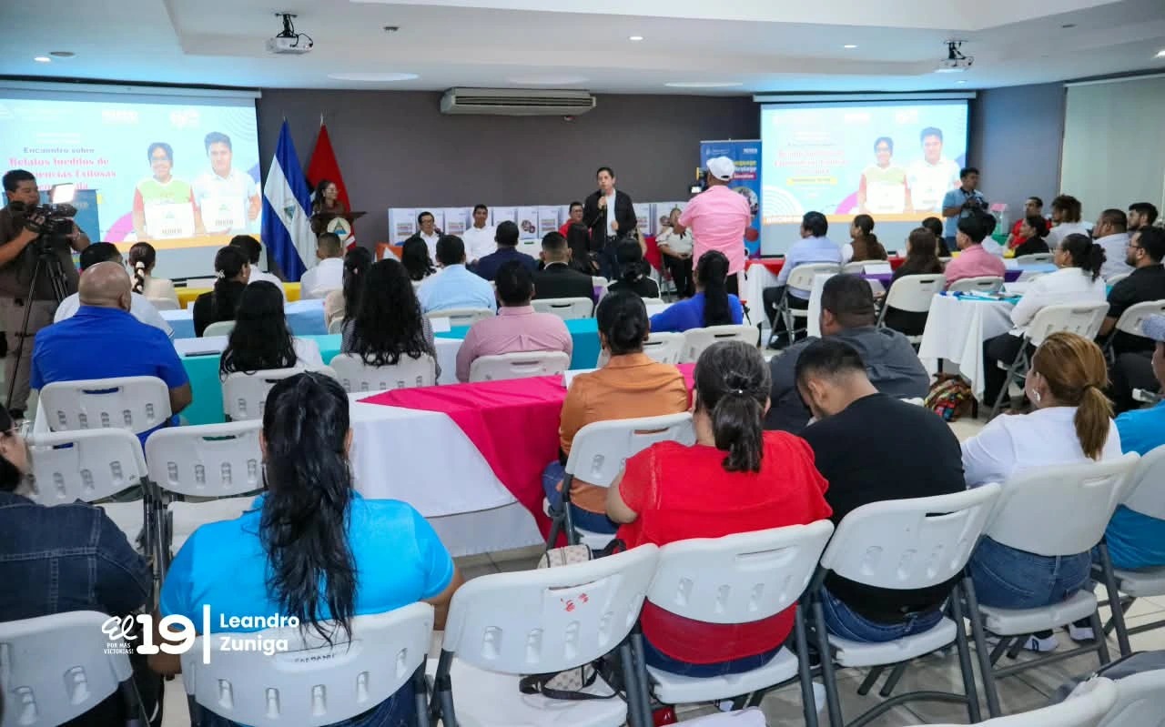 Docentes presentan experiencias innovadoras para fortalecer enseñanza del inglés