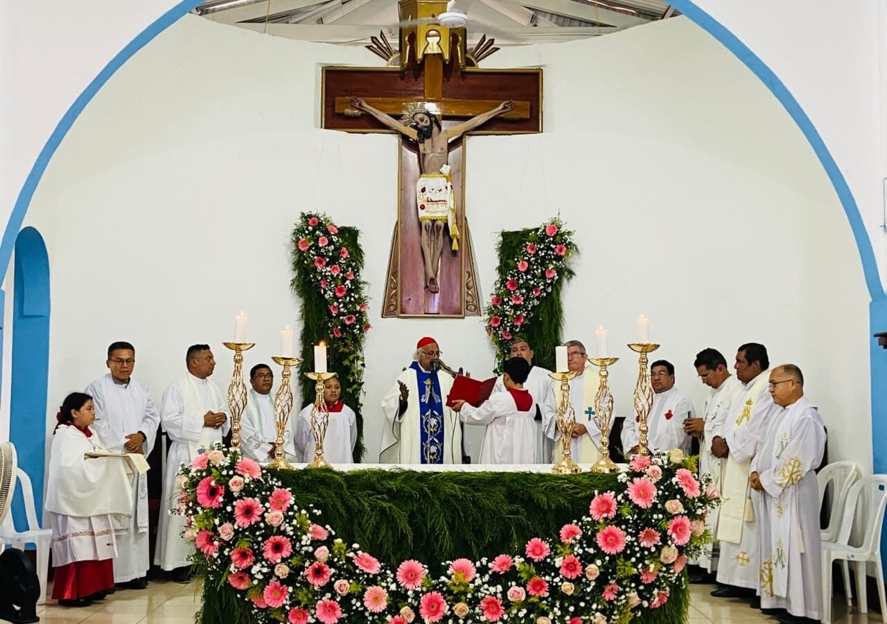 Cardenal Brenes preside misa de la Virgen del Rosario y pide por la paz en Nicaragua