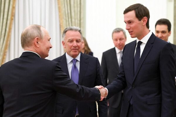 Witkoff y Kushner podrían viajar a Moscú este mes para negociar sobre Ucrania