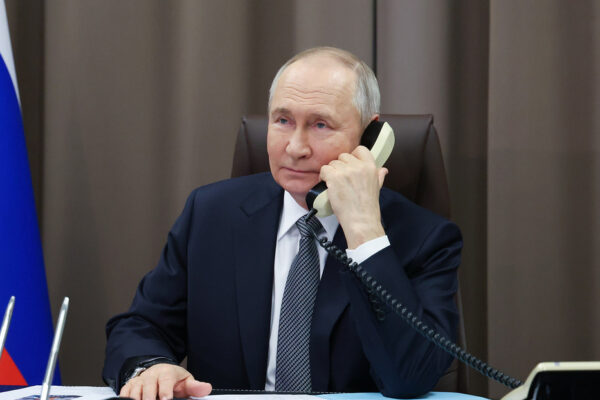Putin y Trump hablan por teléfono y acuerdan un millonario suministro de diésel ruso
