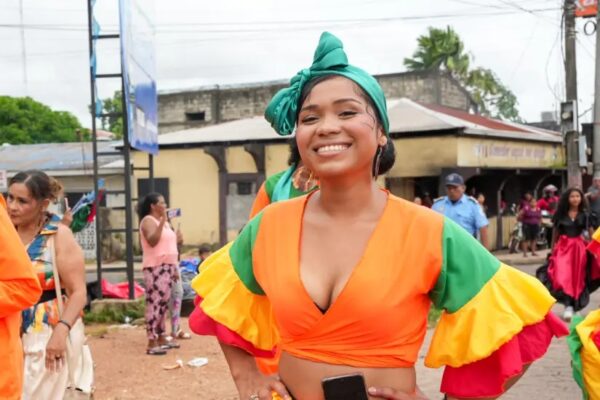 Bilwi acoge intercambio intercultural en Festival de Trajes Originales del Folklore