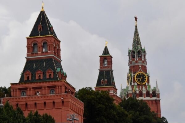 El Kremlin comenta la sugerencia de Trump sobre un cambio de líder en Ucrania