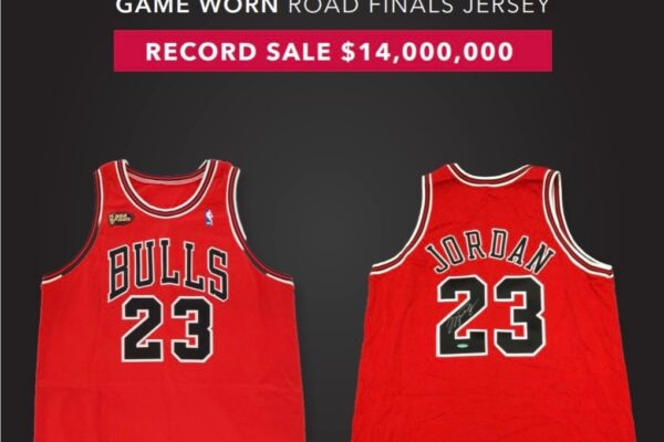 Subastan camiseta de Michael Jordan y se convierte en el artículo más caro de la historia del baloncesto