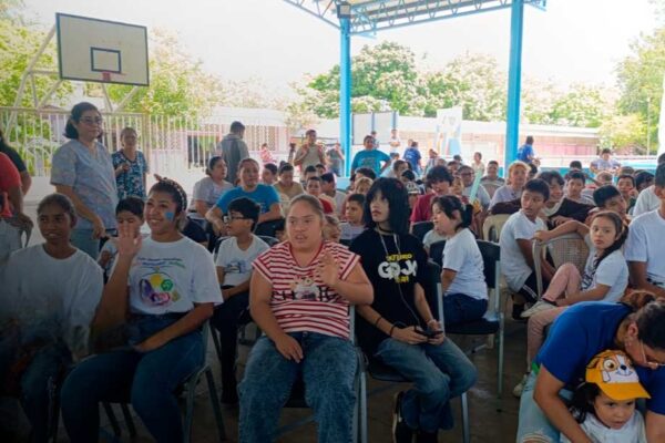 Escuela Especial Melania Morales celebra festival recreativo Pequeñas Historias, Grandes Sueños