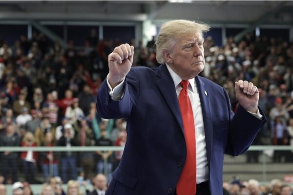 Trump anuncia uno de los “mayores compromisos de la historia” para un megaproyecto energético en Alaska