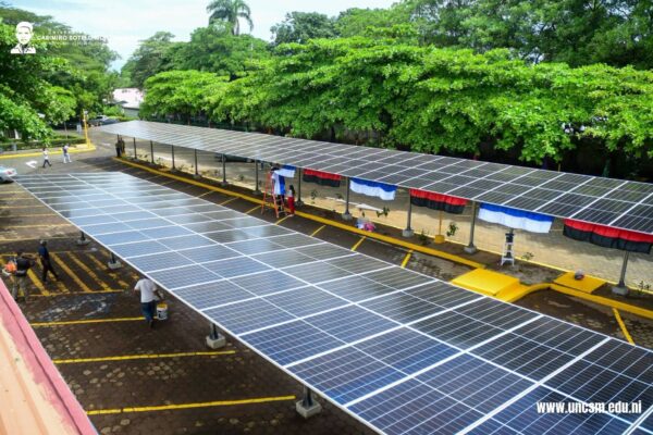 UNCSM inaugura sistema fotovoltaico para reducir costos energéticos