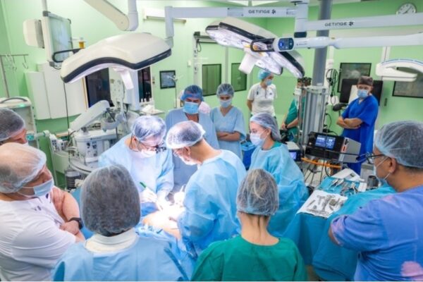 Un trasplante sin precedentes en Rusia abre una nueva esperanza para pacientes al borde de la parálisis
