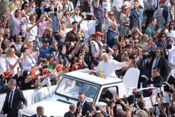 El Vaticano pone en duda la gira del papa por América Latina: revela de qué dependerá