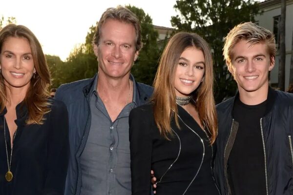 Cindy Crawford y su familia rompen el silencio tras la muerte de su hijo Presley Gerber
