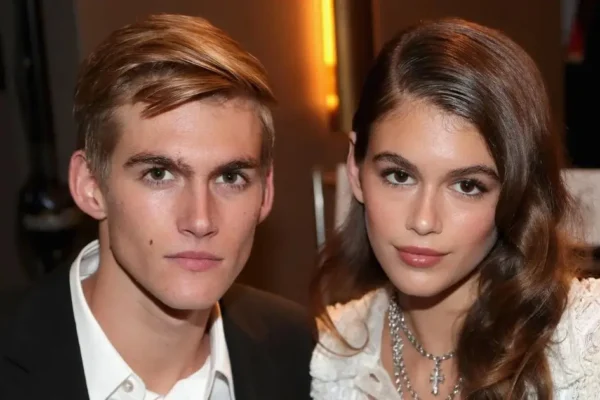 Kaia Gerber dedica emotiva despedida a su hermano Presley: “Nací amándote. Moriré amándote”