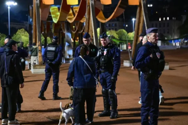 El Gobierno de Francia promete aplicar más toques de queda