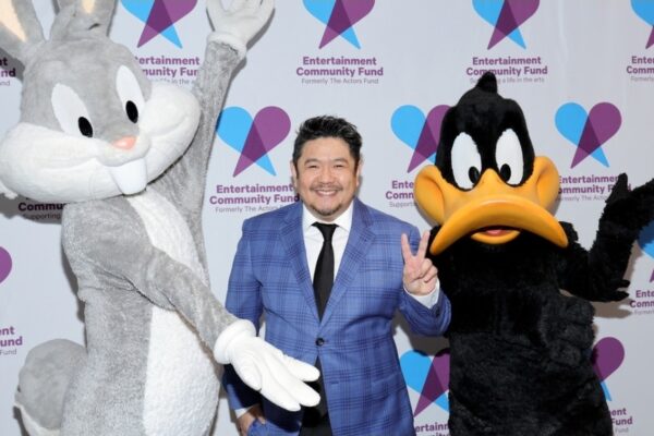 Muere Eric Bauza, la voz de Bugs Bunny y otros personajes icónicos de los Looney Toons