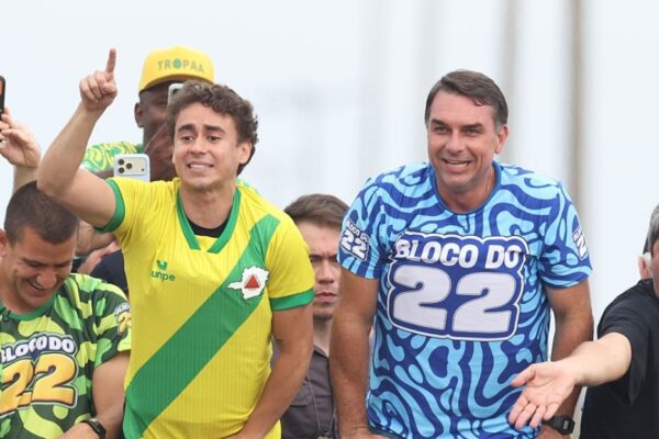 Flávio Bolsonaro se declara “verdadero presidente electo” desde EE.UU y que dirigirá la oposición desde ahí