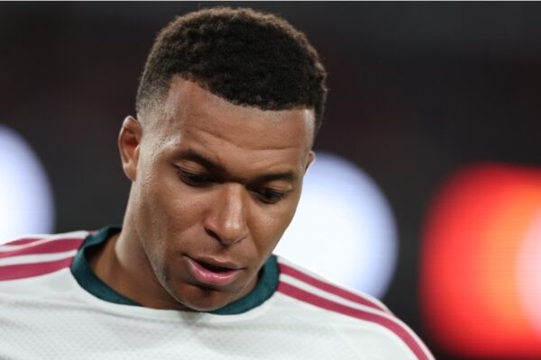 El Real Madrid pide disculpas a China por polémicas declaraciones de Mbappé sobre Mao