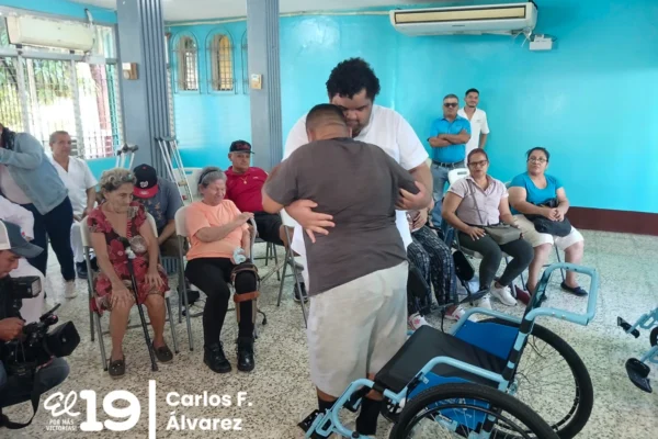MINSA entrega 100 sillas de ruedas a familias del Programa Todos con Voz en Managua